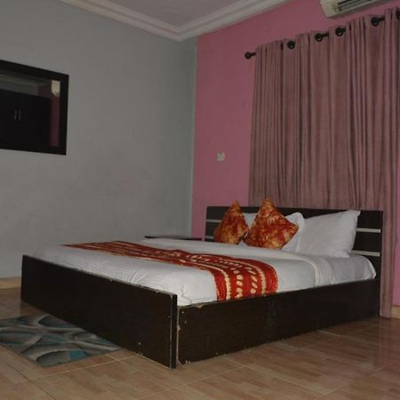 Esporta Suites Yaba Lagos Exteriör bild