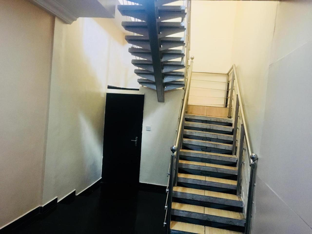 Esporta Suites Yaba Lagos Exteriör bild