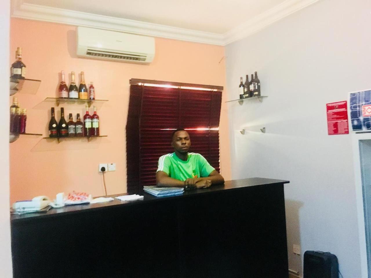 Esporta Suites Yaba Lagos Exteriör bild